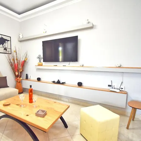 Apartamento Kosmas Family House 2 *